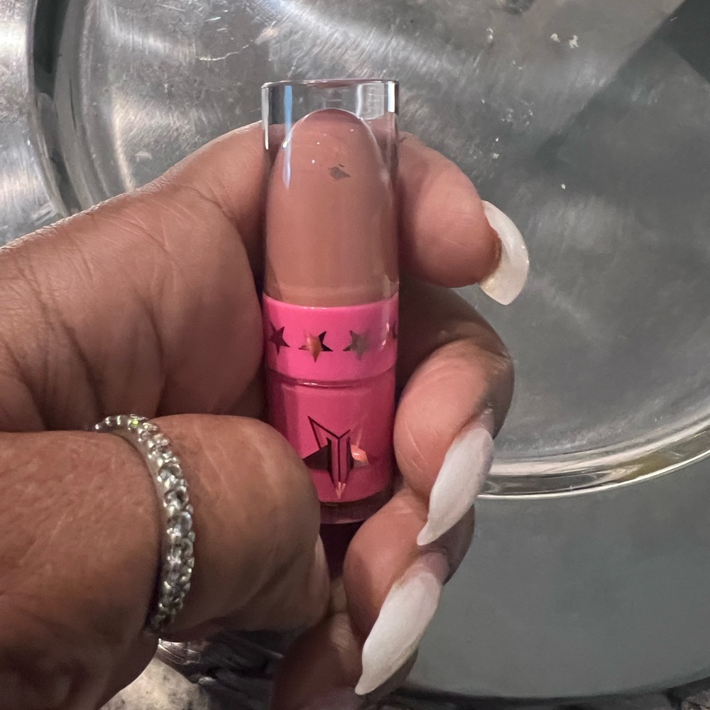 Jeffree Star Brown and Pink Lipstick Vibrant Liquid Formula